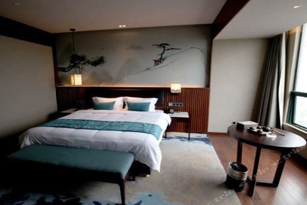 Tianxiachan Hotel (Huanggang)